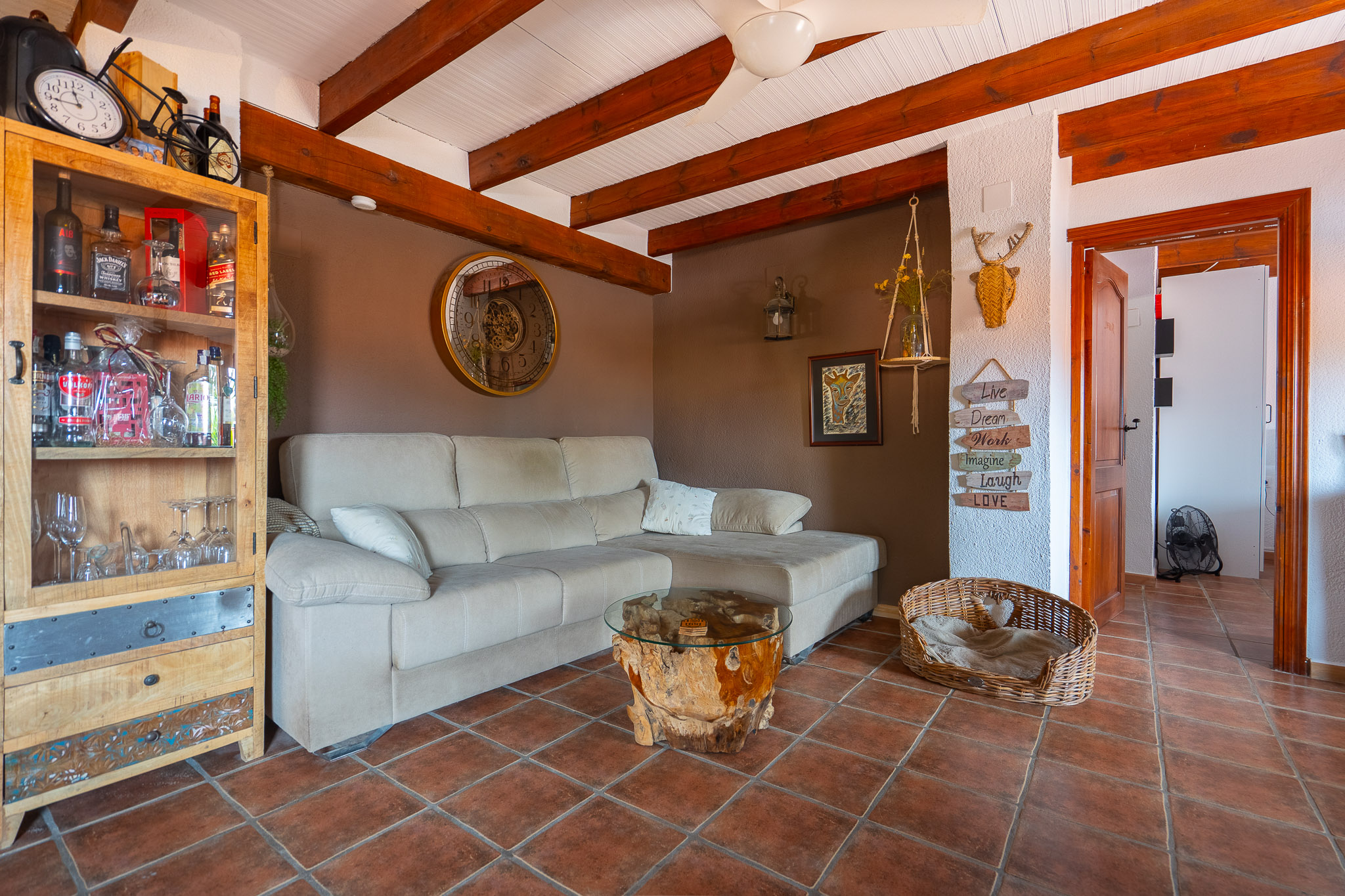 C4XY4674SAG - C4XY4674SAG Fully operational B with bar and independent apartment for sale in Sagra
