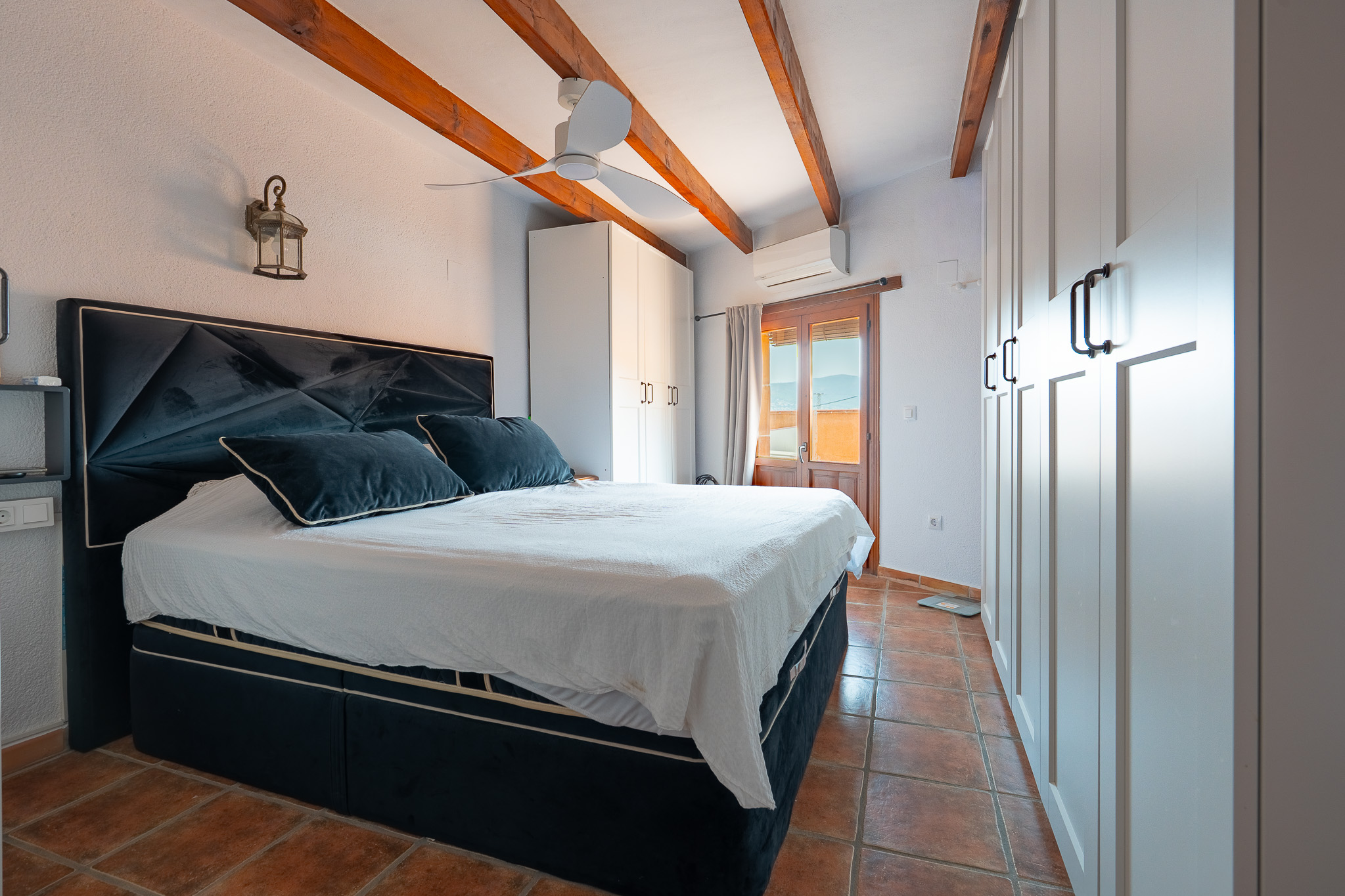 C4XY4674SAG - C4XY4674SAG Fully operational B with bar and independent apartment for sale in Sagra