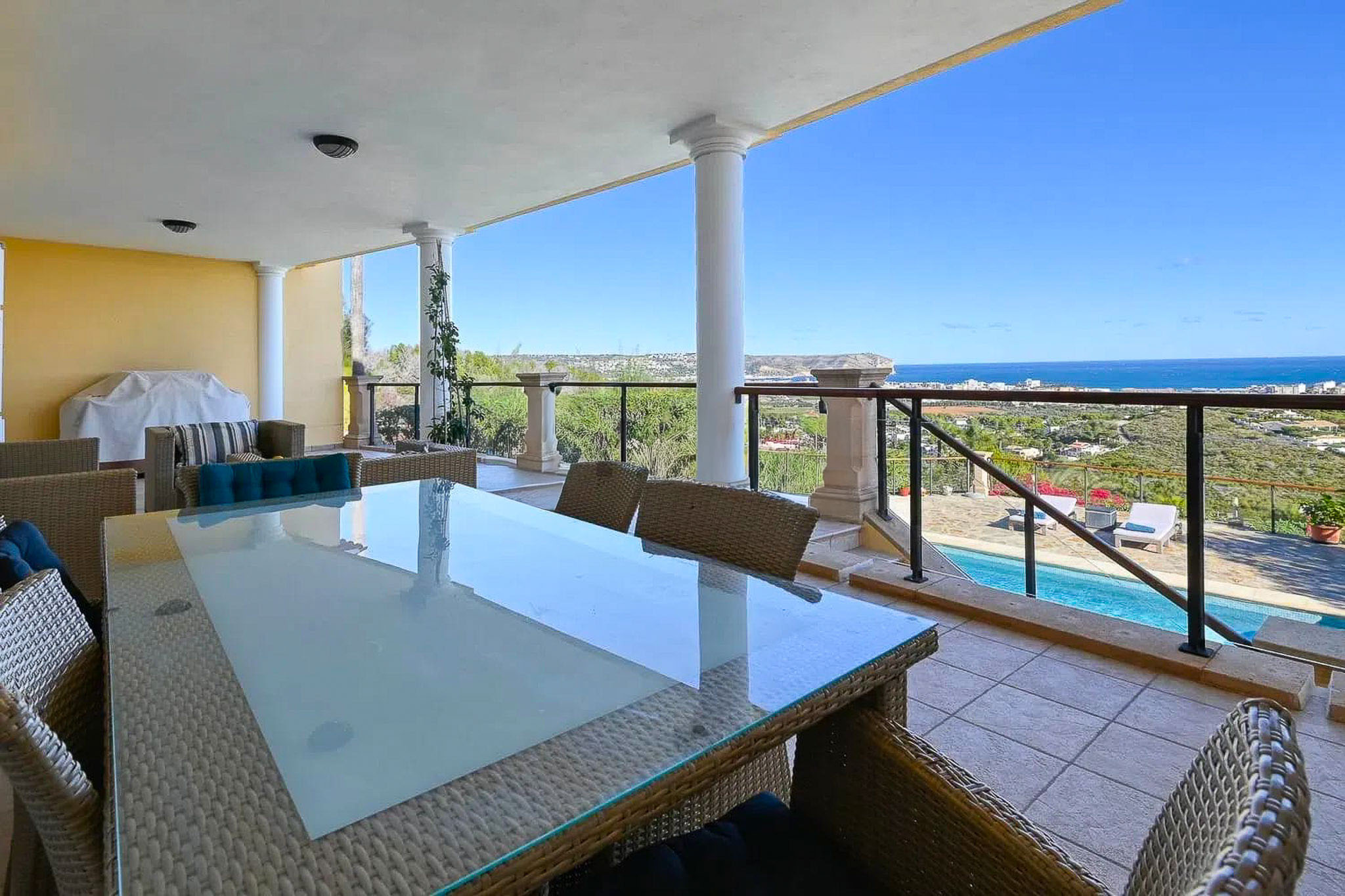 C3XY4686JAV - C3XY4686JAV Spacious, renovated villa with sea views for sale in Jávea